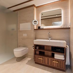 Historisches Zimmer mit Kingsize-Bett